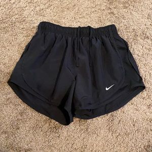 Nike athletic shorts. Size medium. VGUC